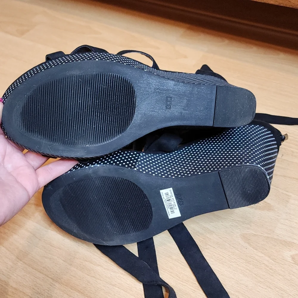 Size 13W Torrid Black Polka Dot Strappy Ankle Wrap Platform Wedge‎ Shoe Sandal
